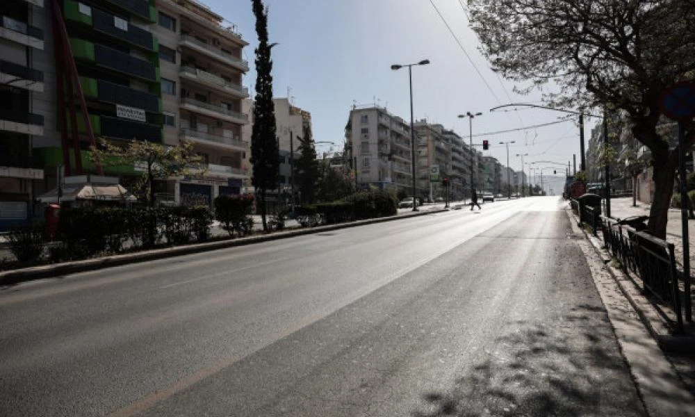 Πάσχα: Οι άδειοι δρόμοι της Αθήνας θύμισαν Δεκαπενταύγουστο